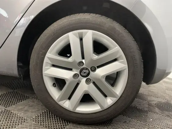 RENAULT CLIO V - voiture d'occasion - Photo 24