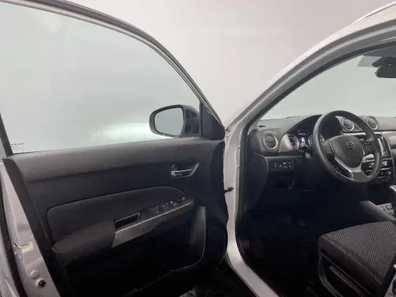 SUZUKI VITARA IV - voiture d'occasion - Photo 19