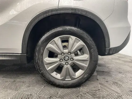 SUZUKI VITARA IV - voiture d'occasion - Photo 24