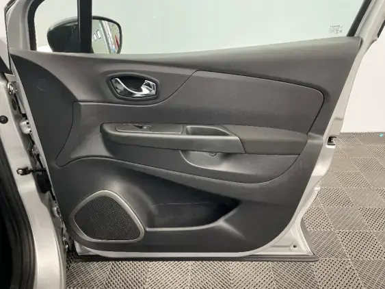 RENAULT CAPTUR - voiture d'occasion - Photo 20