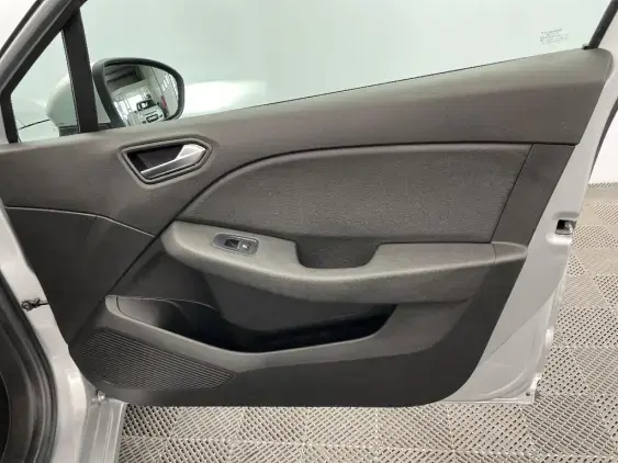 RENAULT CLIO V - voiture d'occasion - Photo 19