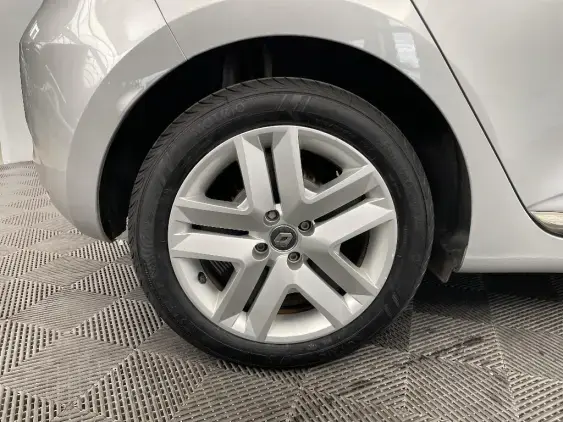 RENAULT CLIO V - voiture d'occasion - Photo 24