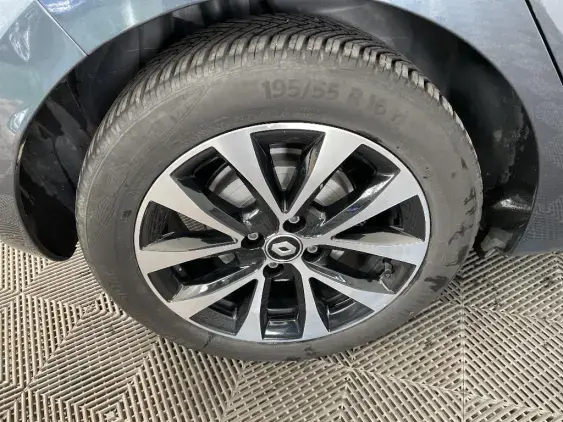 RENAULT CLIO V - voiture d'occasion - Photo 25