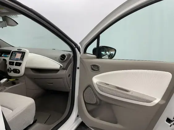 RENAULT ZOE - voiture d'occasion - Photo 20