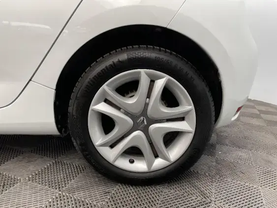 RENAULT ZOE - voiture d'occasion - Photo 24