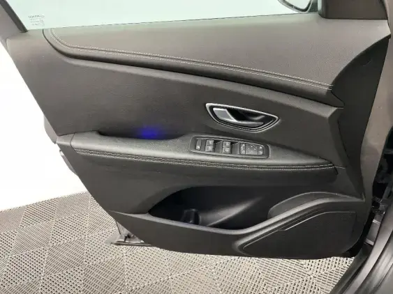 RENAULT SCENIC IV - voiture d'occasion - Photo 19