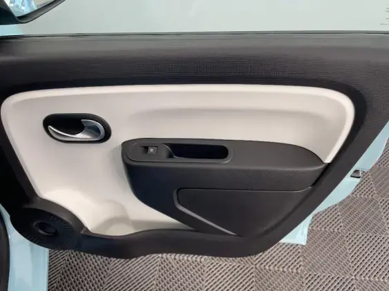 RENAULT TWINGO III - voiture d'occasion - Photo 18