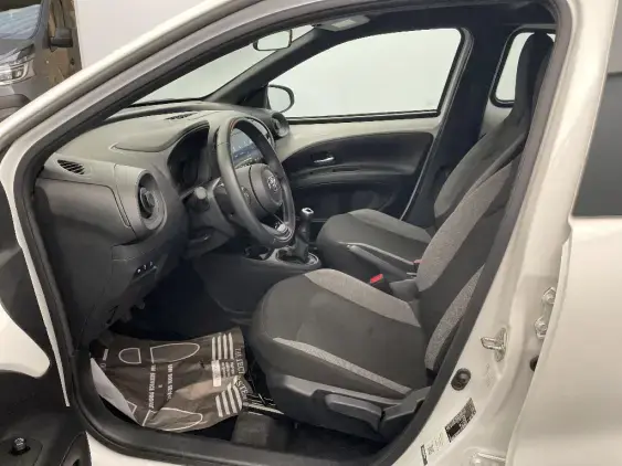 TOYOTA AYGO X - voiture d'occasion - Photo 18