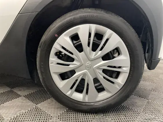 TOYOTA AYGO X - voiture d'occasion - Photo 24