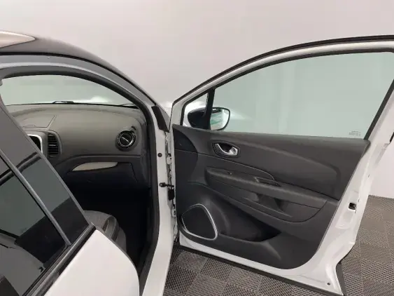 RENAULT CAPTUR - voiture d'occasion - Photo 20