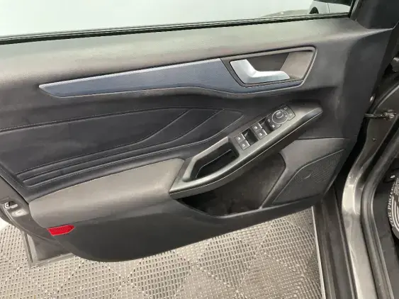 FORD FOCUS IV - voiture d'occasion - Photo 19