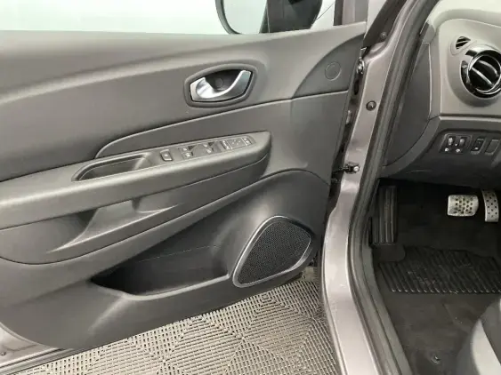 RENAULT CAPTUR - voiture d'occasion - Photo 18
