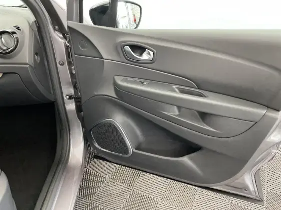 RENAULT CAPTUR - voiture d'occasion - Photo 19