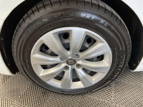 RENAULT CLIO V - voiture d'occasion - Photo 23