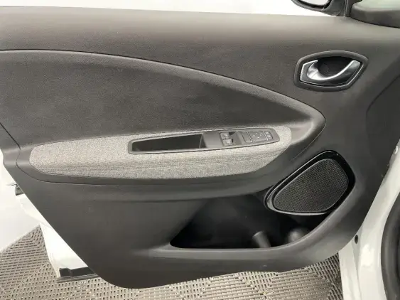 RENAULT ZOE - voiture d'occasion - Photo 19