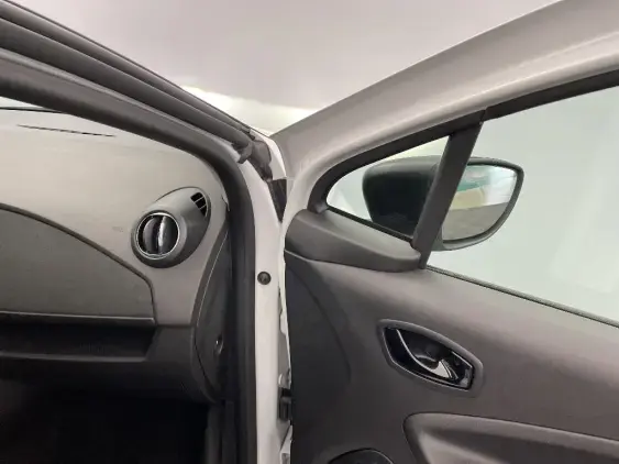 RENAULT ZOE - voiture d'occasion - Photo 20