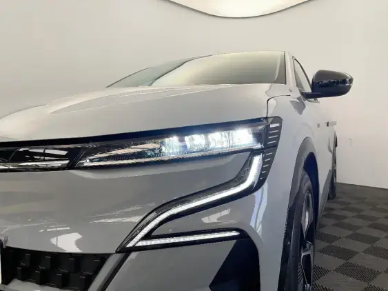 RENAULT MEGANE V - voiture d'occasion - Photo 22