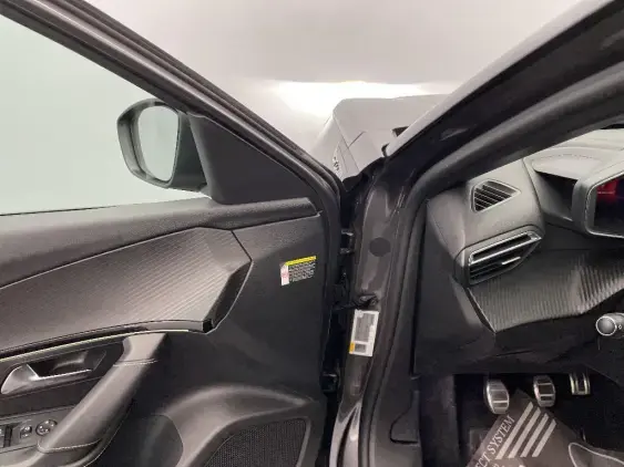 PEUGEOT 2008 II - voiture d'occasion - Photo 19