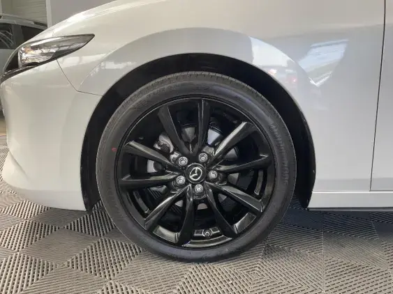 MAZDA MAZDA3 IV - voiture d'occasion - Photo 23