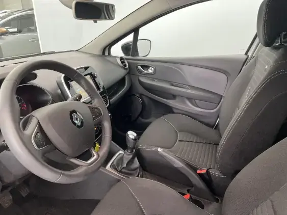 RENAULT CLIO IV - voiture d'occasion - Photo 18