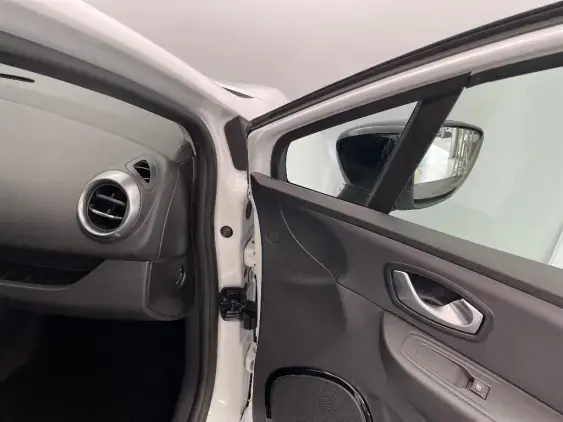 RENAULT CLIO IV - voiture d'occasion - Photo 20