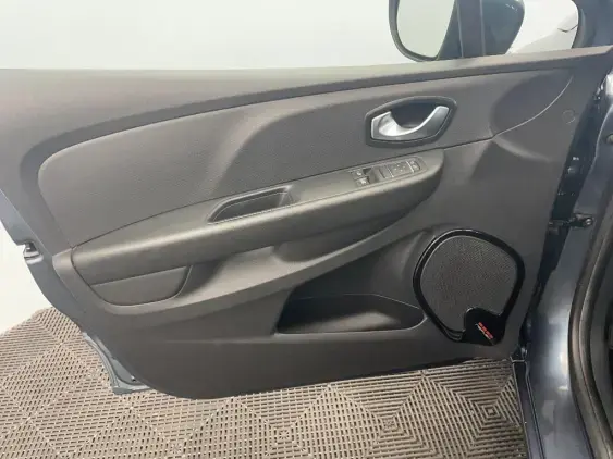 RENAULT CLIO IV - voiture d'occasion - Photo 19