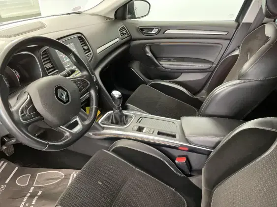 RENAULT MEGANE IV - voiture d'occasion - Photo 17