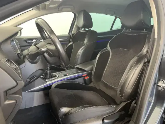 RENAULT MEGANE IV - voiture d'occasion - Photo 18
