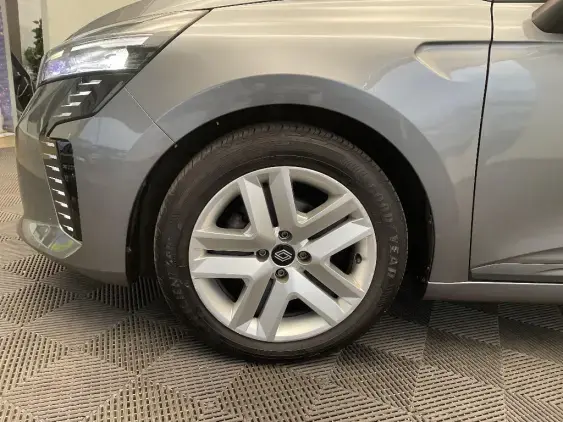 RENAULT CLIO V - voiture d'occasion - Photo 23