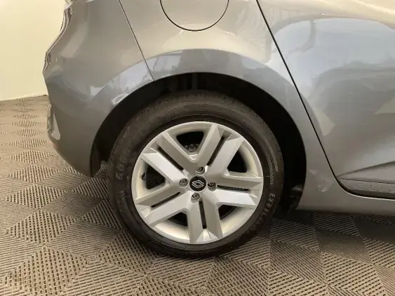 RENAULT CLIO V - voiture d'occasion - Photo 25