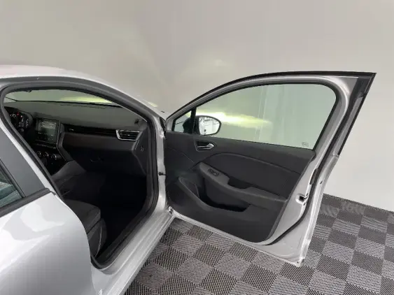 RENAULT CLIO V - voiture d'occasion - Photo 19