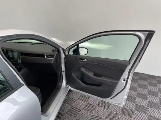 RENAULT CLIO V - voiture d'occasion - Photo 19