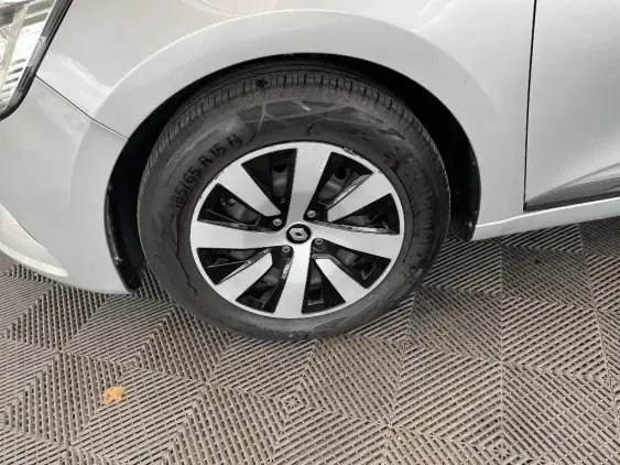 RENAULT CLIO V - voiture d'occasion - Photo 22