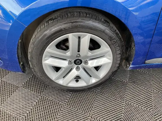 RENAULT CLIO V - voiture d'occasion - Photo 23