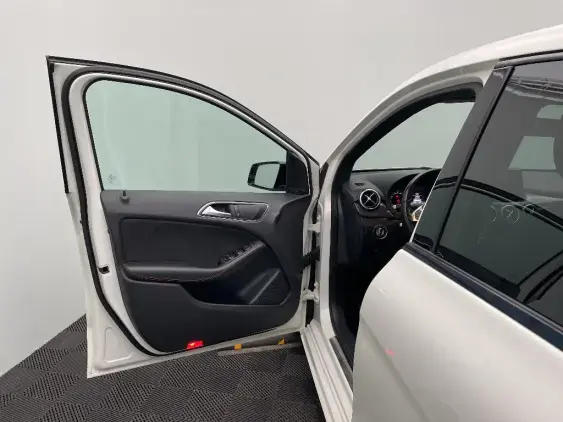 MERCEDES CLASSE B II - voiture d'occasion - Photo 19