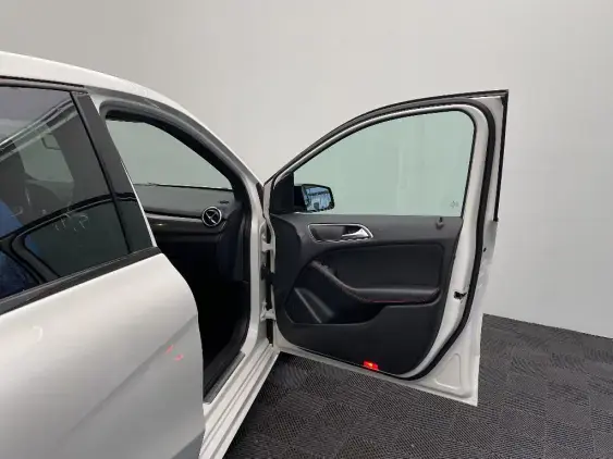 MERCEDES CLASSE B II - voiture d'occasion - Photo 20