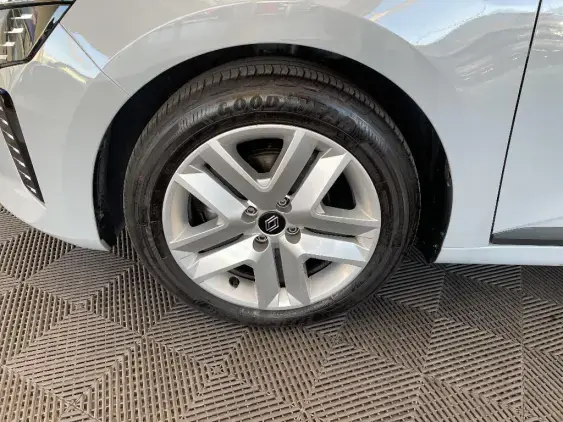 RENAULT CLIO V - voiture d'occasion - Photo 23