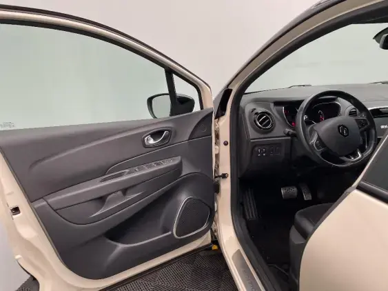 RENAULT CAPTUR - voiture d'occasion - Photo 19