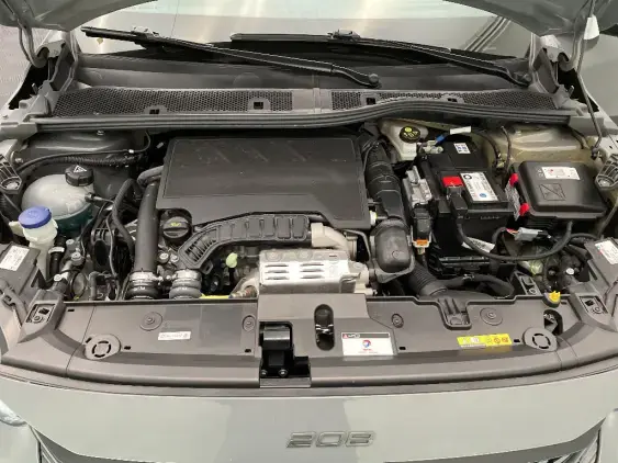 PEUGEOT 208 II - voiture d'occasion - Photo 21