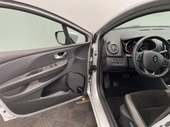 RENAULT CLIO IV - voiture d'occasion - Photo 19