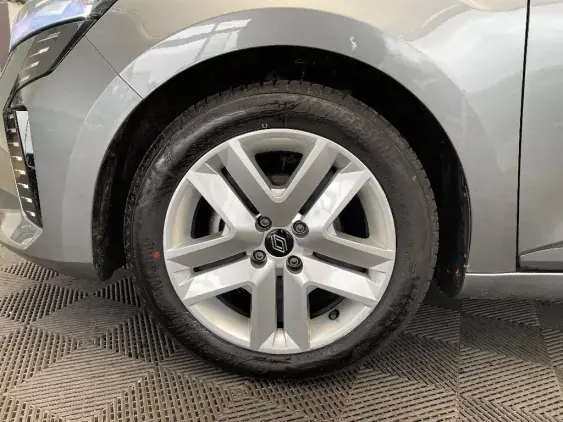 RENAULT CLIO V - voiture d'occasion - Photo 23