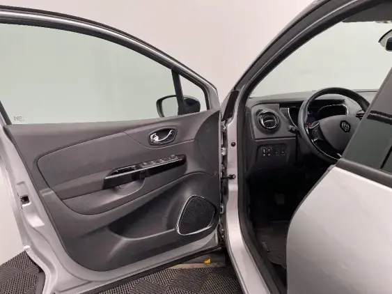 RENAULT CAPTUR - voiture d'occasion - Photo 19