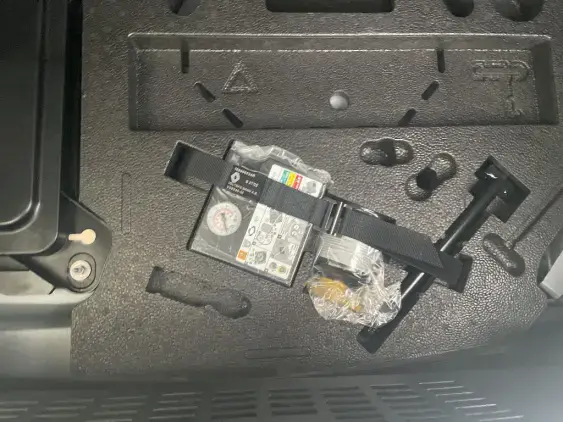 RENAULT CLIO V - voiture d'occasion - Photo 17