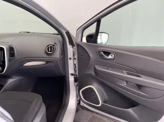 RENAULT CAPTUR - voiture d'occasion - Photo 20