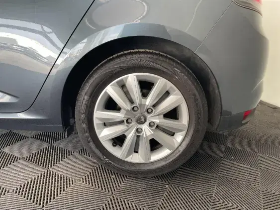 RENAULT MEGANE IV - voiture d'occasion - Photo 24