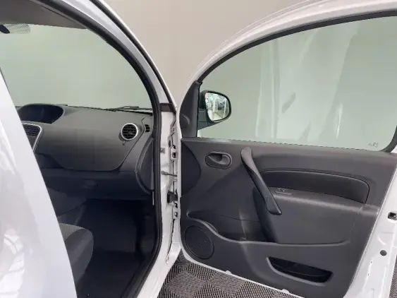 RENAULT KANGOO EXPRESS II Z.E. - voiture d'occasion - Photo 17