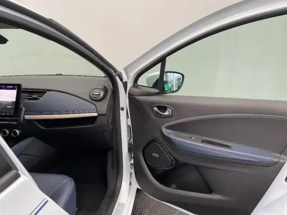 RENAULT ZOE - voiture d'occasion - Photo 19