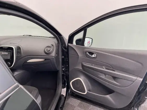 RENAULT CAPTUR - voiture d'occasion - Photo 19