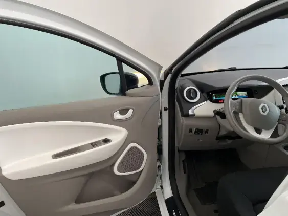 RENAULT ZOE - voiture d'occasion - Photo 18