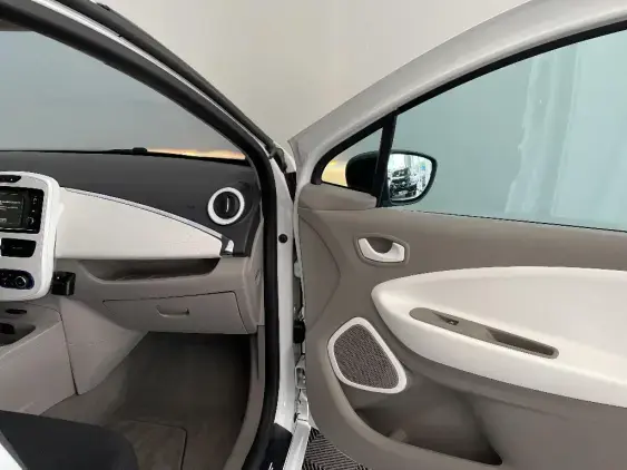 RENAULT ZOE - voiture d'occasion - Photo 19